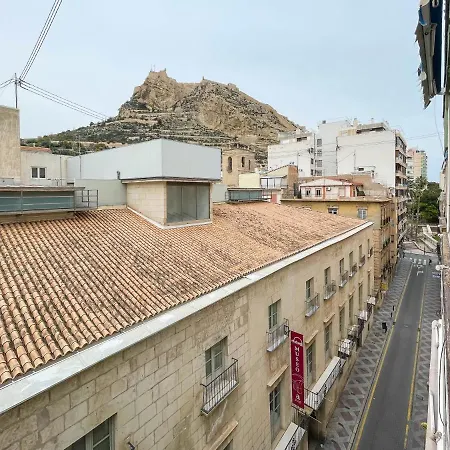 Piso En Primera Linea Con Vistas Al Castillo * Alicante
